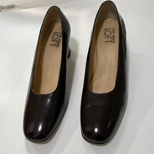 The Loft Chocolate Leather Pump